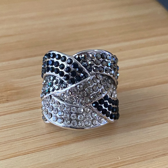 Lia Sophia Cocktail Hour Statement Ring Dazzling Two Tone Crystals size 7 - Picture 6 of 10